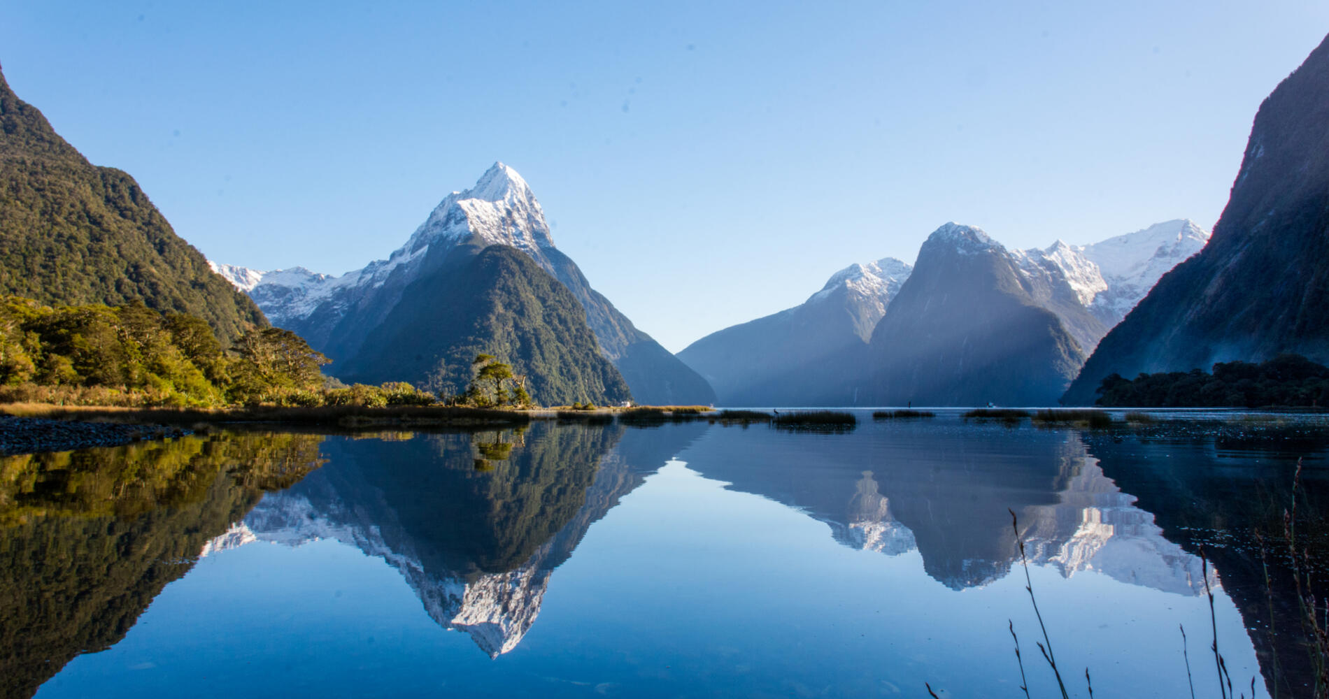 Milford Sound Helicopter Tours | Glacier Southern Lakes Helicopters ...