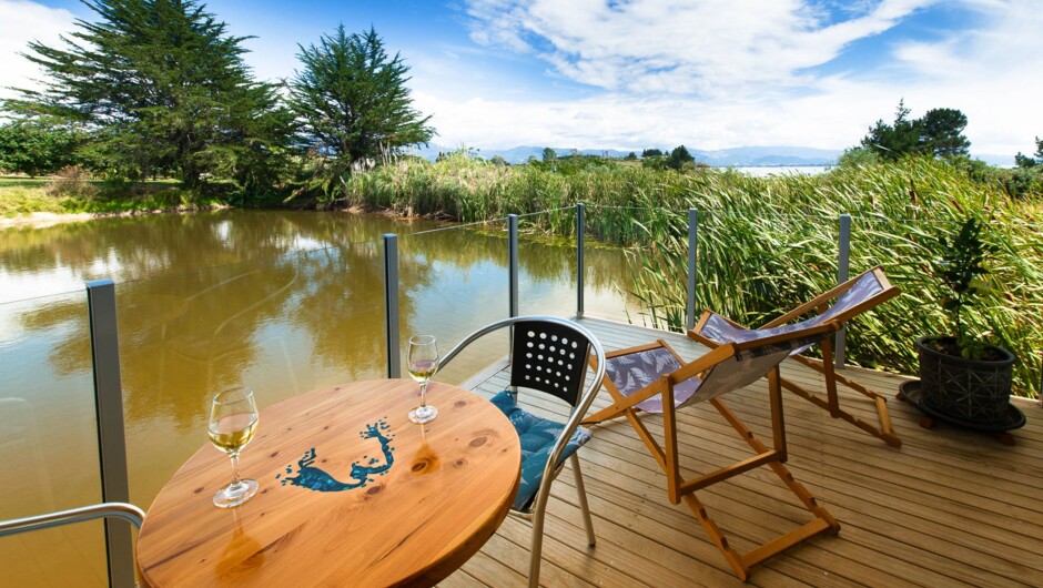 Relax on the deck in the evening to soak up the afternoon sun setting over the Tasman Mountains while listening to the sounds of the waves.