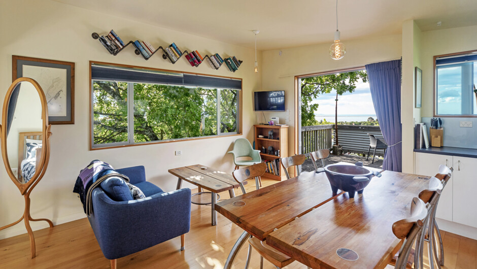 Living-dining opening onto the deck