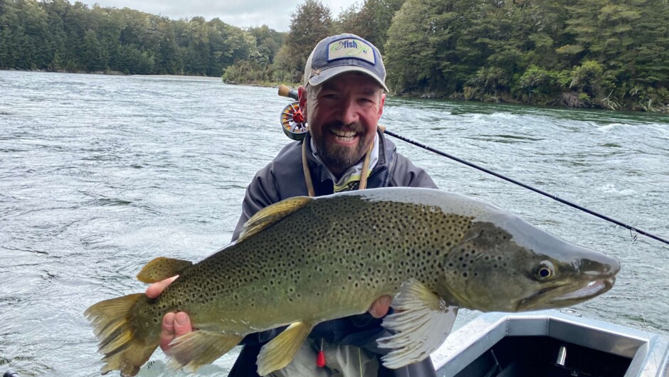 There are some trophy wild brown trout to be caught in the Upper Waiau, especially for experienced fly anglers who are good with accurate casts and mending.