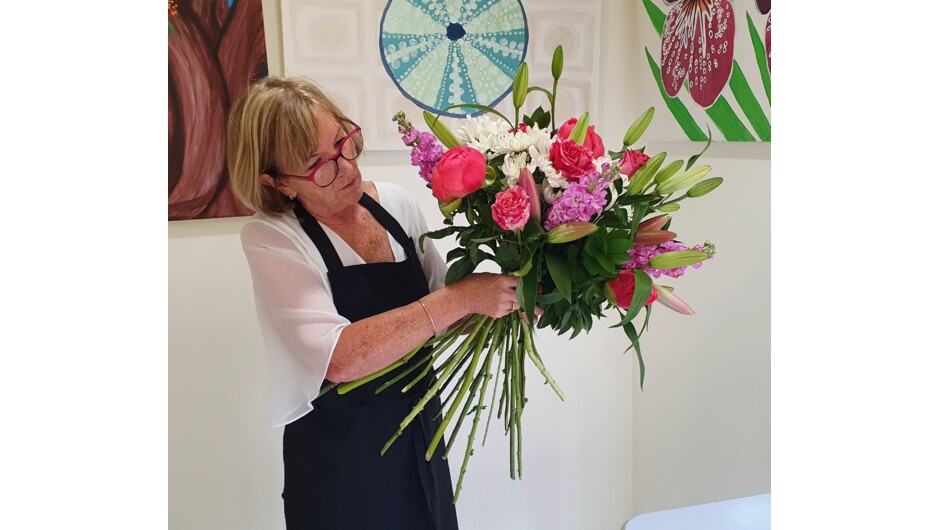 Surprise birthday gift - Private Spiral Bouquet Class