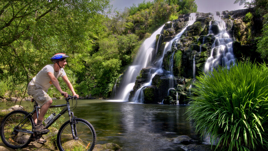 The Owharoa Falls is a popular stopover between Waihi and the Karangahake Gorge.