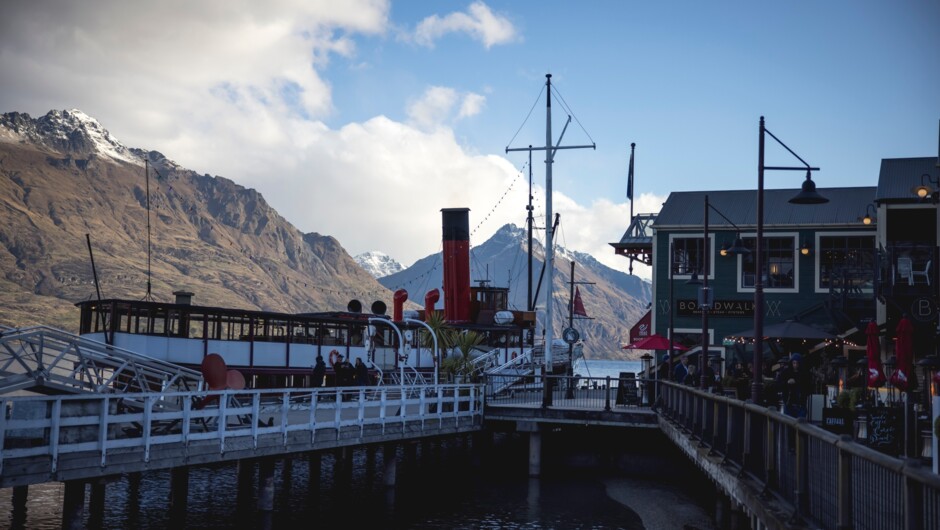 Queenstown lake boat