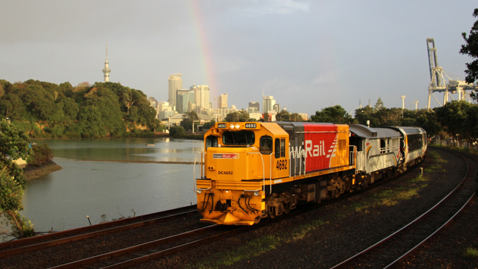 Northern Explorer leaves Auckland