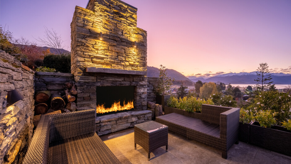 Outdoor fireplace