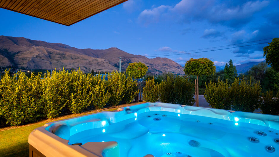 Spa pool with mountain views