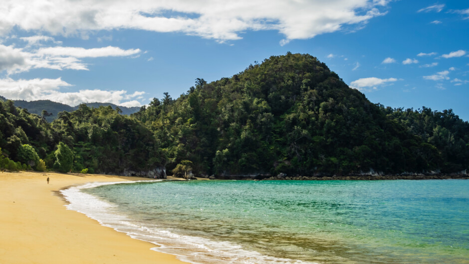 Golden Beach, Able Tasman National Park, South Island, New Zealand.