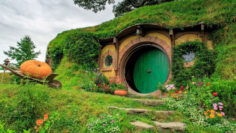 Hobbiton Movie Set