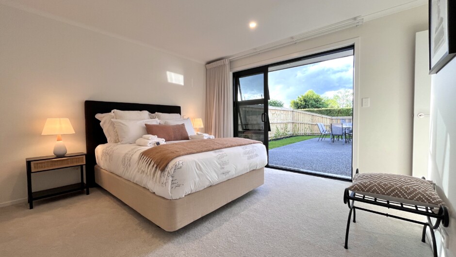 Large Master bedroom with ensuite