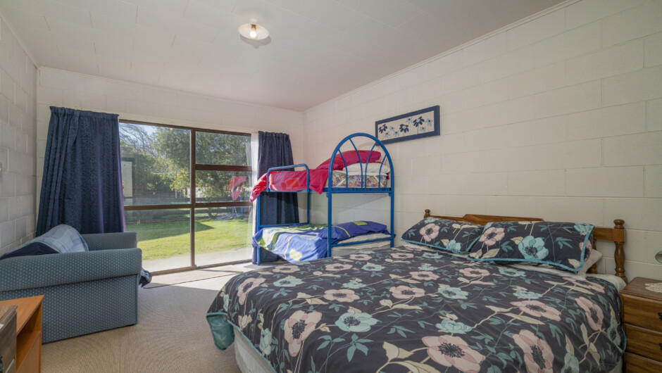 Location Plus - Whangamata Holiday Home