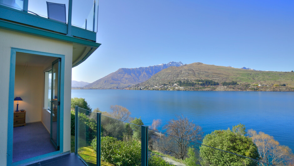 Frankton House - Queenstown Holiday Home