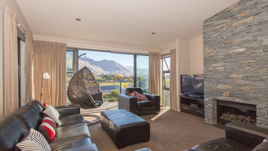 Kings View - Wanaka Holiday Home | Accommodation in Wānaka, New Zealand