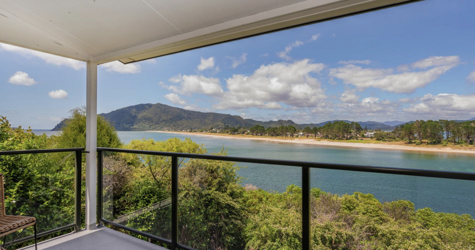 Pohutukawa On Paku - Tairua Holiday Home 