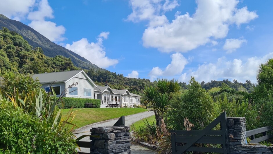 Lake Brunner Eco Lodge | Accommodation in West Coast, New Zealand