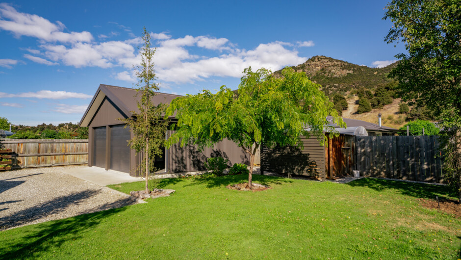 Relax on Snowberry – Wanaka Holiday Home