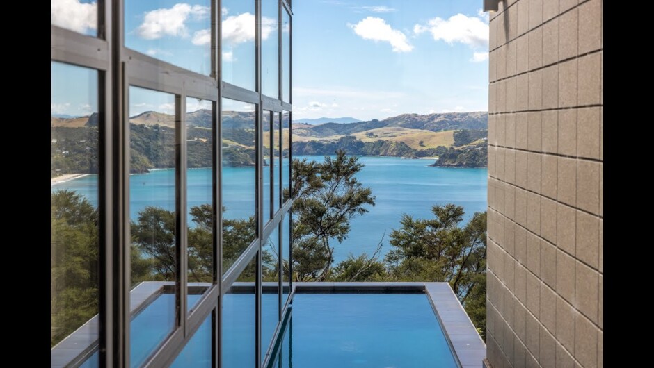 Onetangi Luxury - Luxury holiday house on Waiheke Island, New Zealand