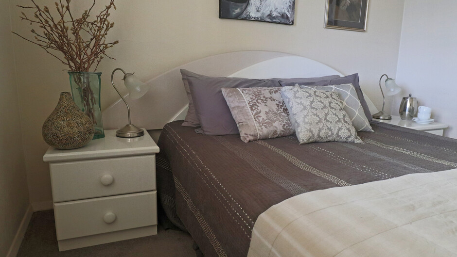 Guest bedroom