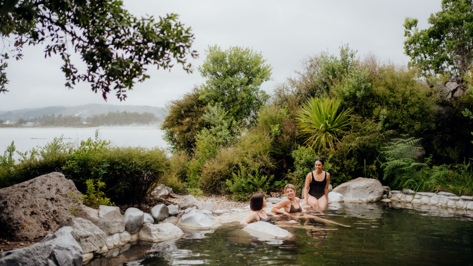 Polynesian Spa - Deluxe lake Spa Pools are situated on the Rotorua lakeside