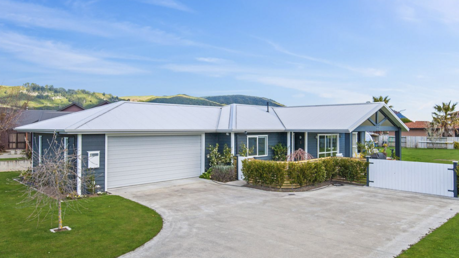 The Best In Blue - Kinloch Holiday Home | Accommodation in Taupō, New ...