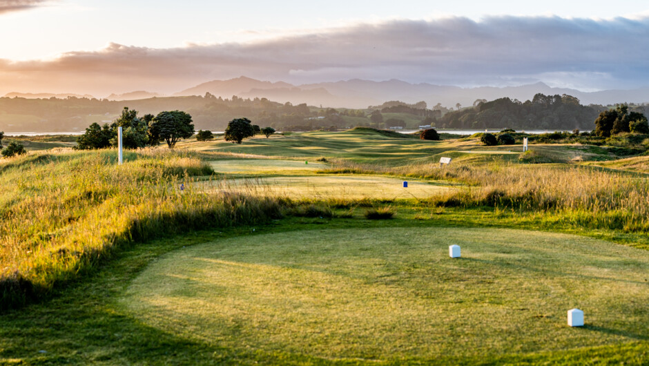 Ōhope Beach Golf Links club house greens