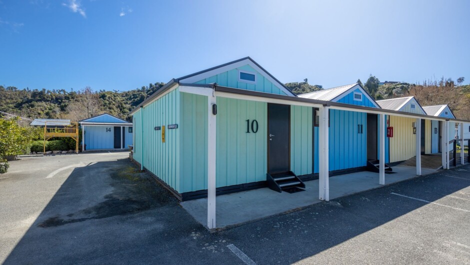 Ensuite cabin exterior 3