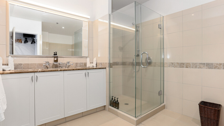 Princes Wharf Apartments by Urban Rest - Bathroom