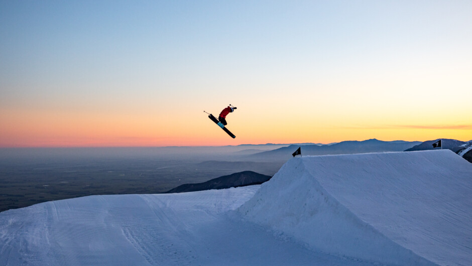 Sunset skiing session at Mt Hutt