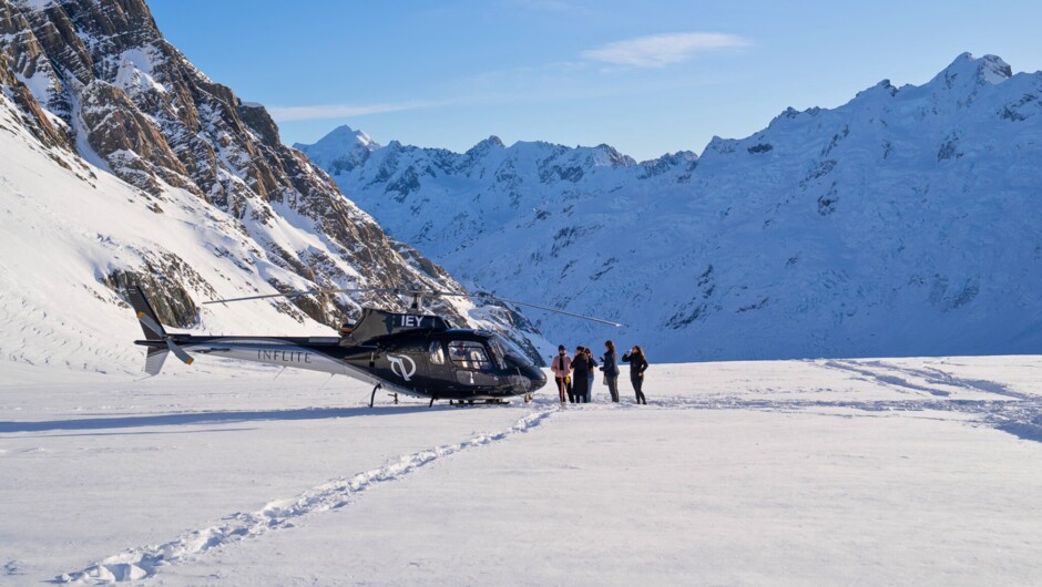 Picnic perfection, savor the food while you are surrounded by New Zealand’s majestic peaks and endless snow.