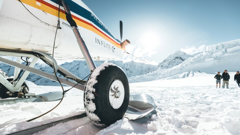 Glacier highlights, an unforgettable experience in the sky.