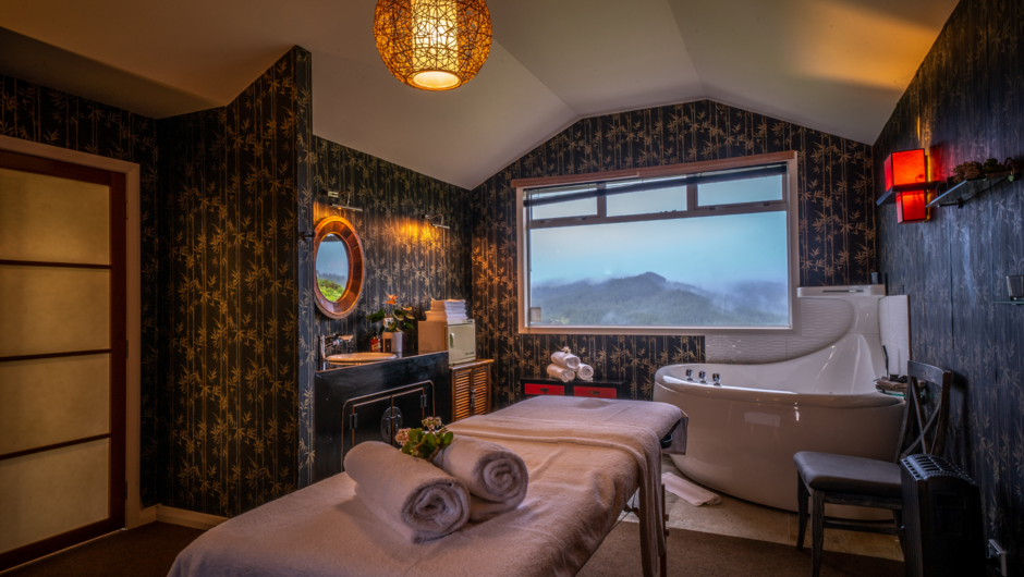 Woodhouse Mountain Lodge Spa Treatment Room