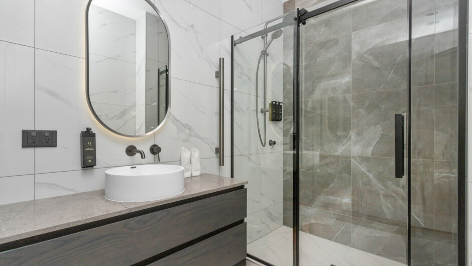 Victoria Street Apartments by Urban Rest - Bathroom