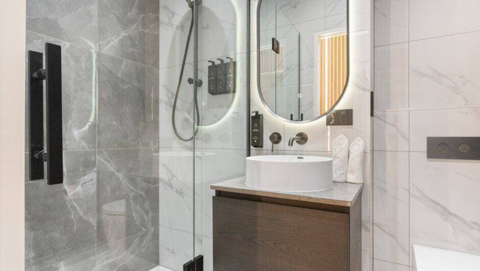 Victoria Street Apartments by Urban Rest - Bathroom