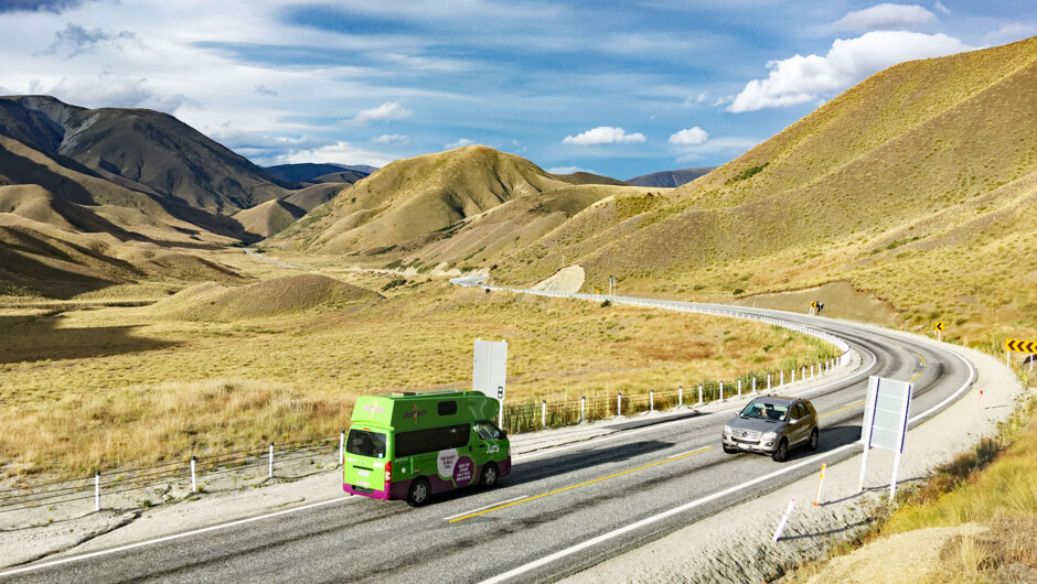 Driving trough alpine scenery - Lindis Pass