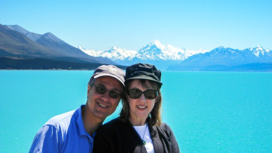 Couple at Lake Pukaki, Aoraki / Mount Cook