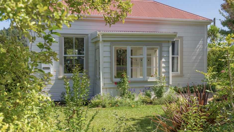 Crabapple Cottage - Coromandel Town Holiday Home