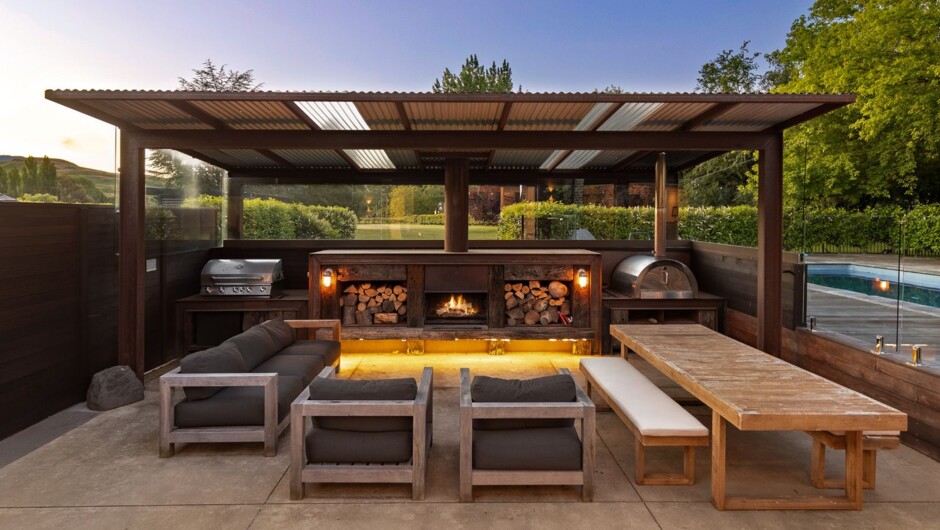 Arrowtown Retreat outdoor entertaining area