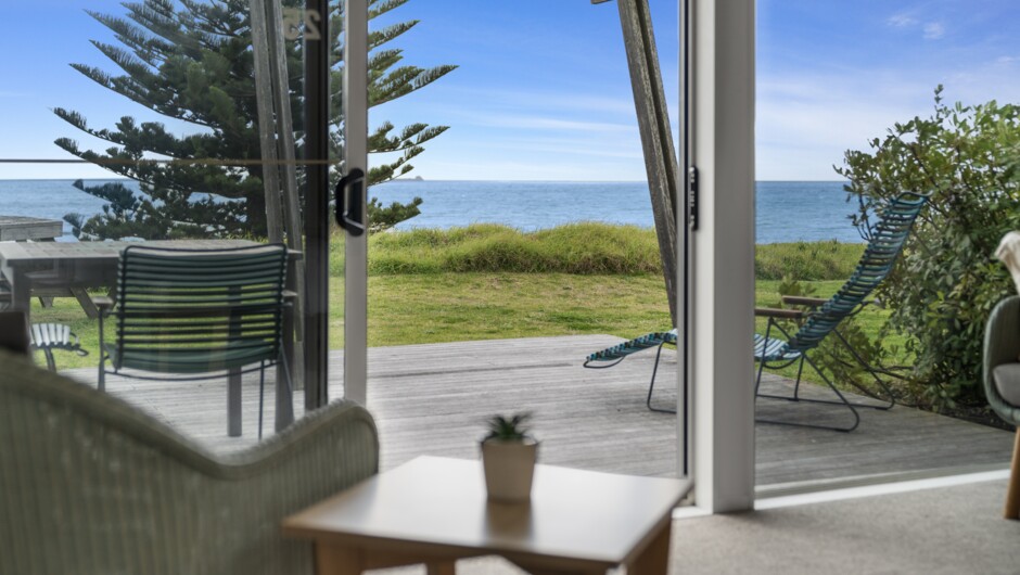 Tasman Holiday Parks - Papamoa Beach Beachfront Spa Villa