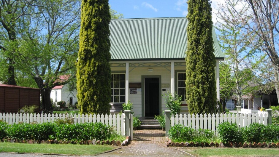 The Colonial Cottage at Cobblestones was built in Greytown in 1867. It is furnished in the style of a pioneer cottage.