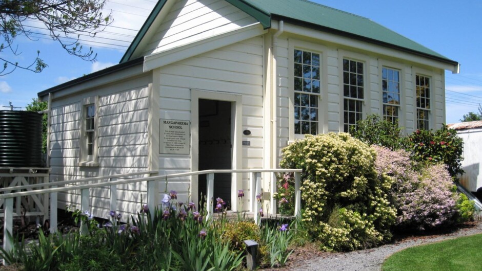 The Mangapakeha School at Cobblestones built 1903.