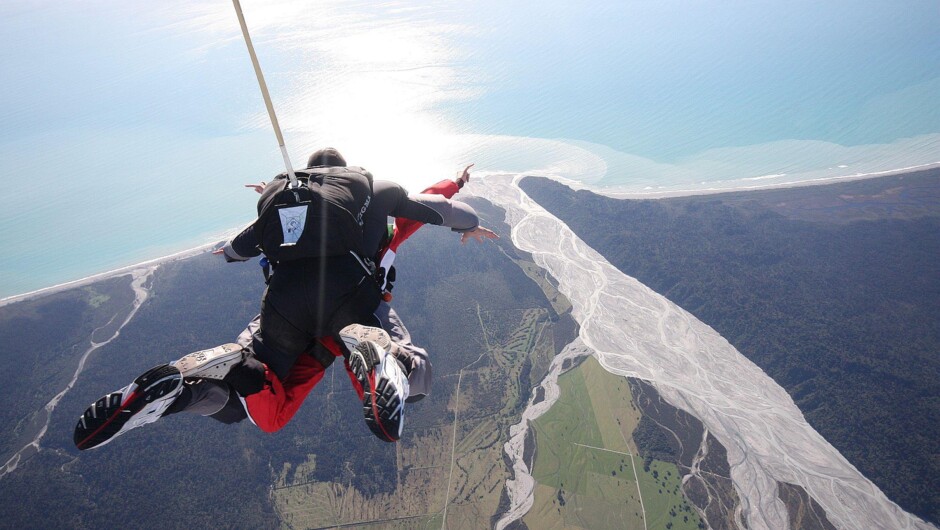 New Zealand's highest tandem skydive 20,000ft at Skydive Franz