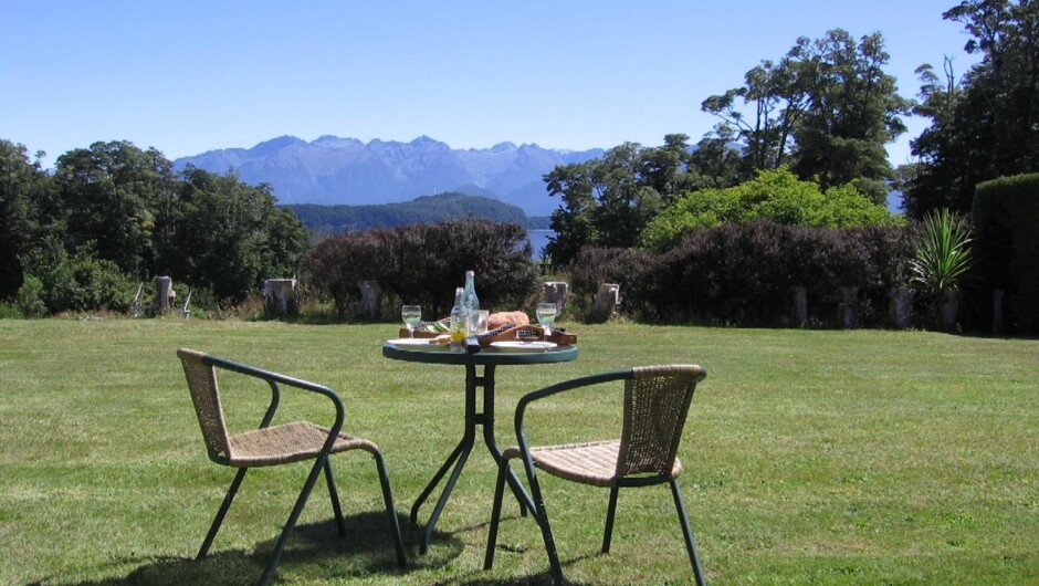 Relax with a view at Murrells Grand View House