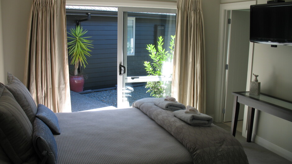 Karapiro Willows Luxury B & B | Accommodation In Waikato, New Zealand