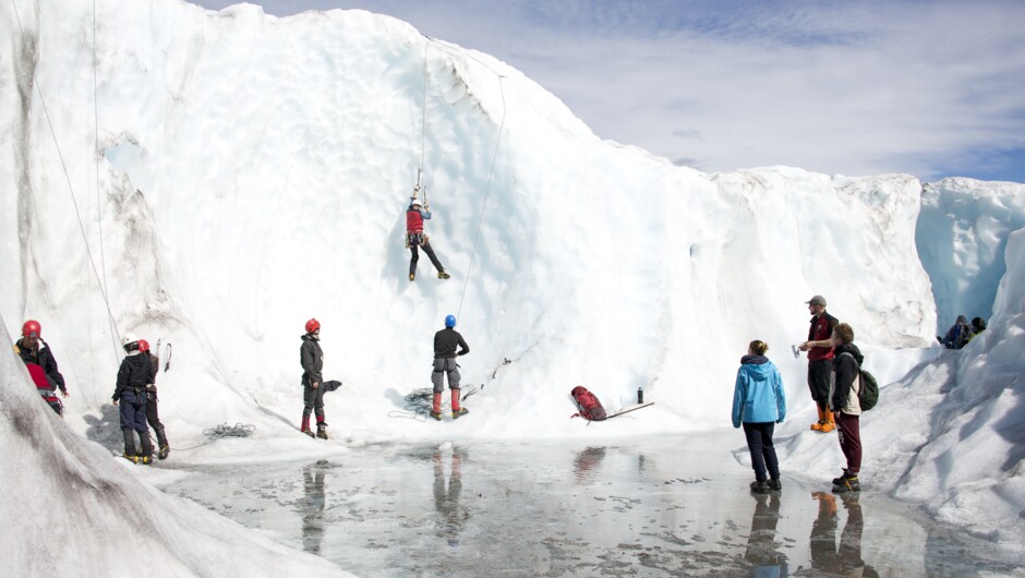 Ice Climbing 攀冰 1.jpg